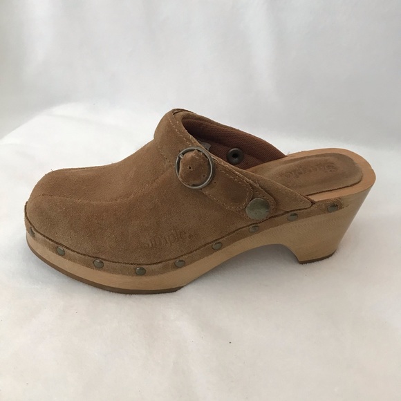 simple brand clogs